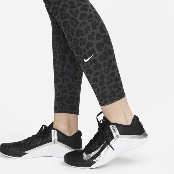 Nike Women One Dri-Fit HR Leopard Print Legging Size Large - Picture 2 of 12